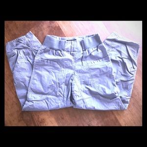 Pure Amici cotton pants.